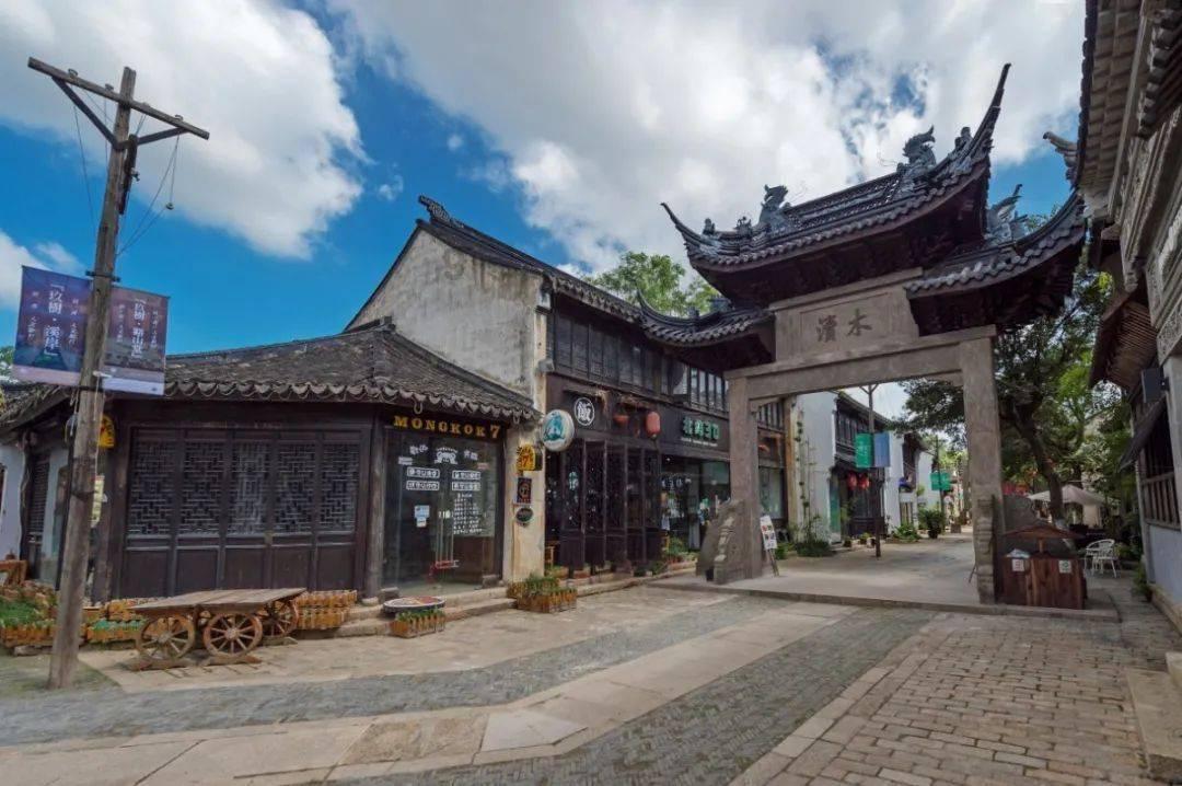 氛围感拉满!尔滨中央大街现古希腊军团